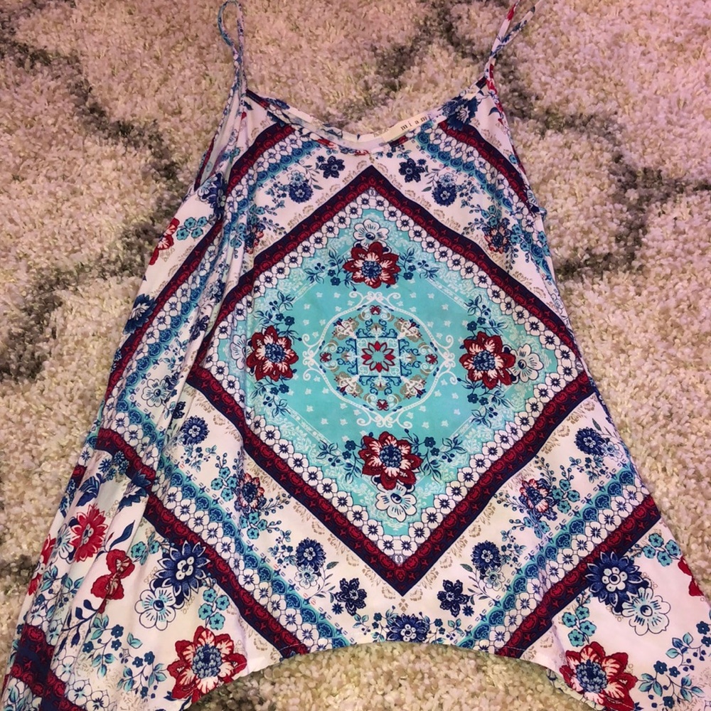 women’s flowy tank top